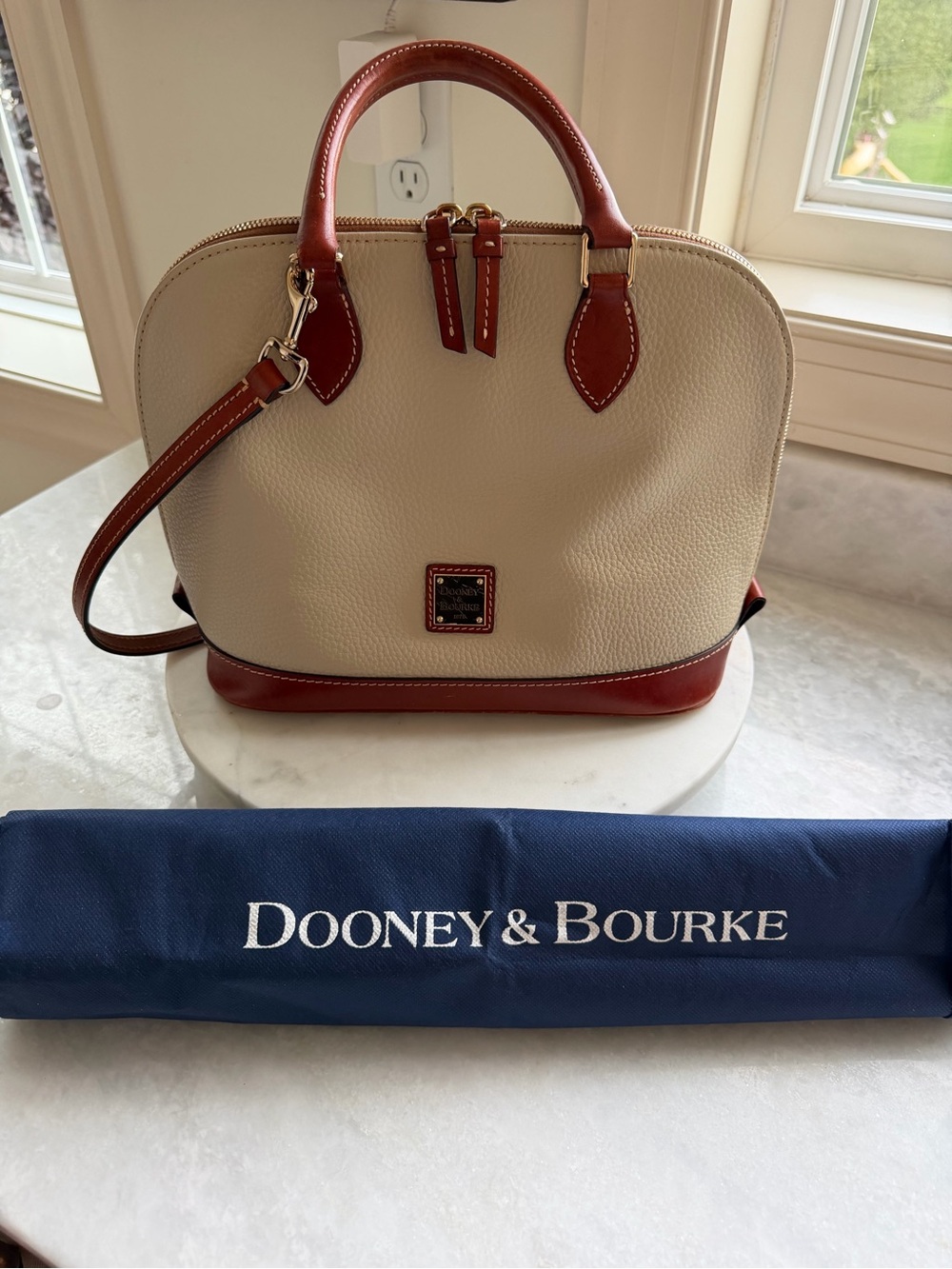 Dooney & Bourke The Definitive Satchel Zip Zip Cream Leather Dome Handbag purse